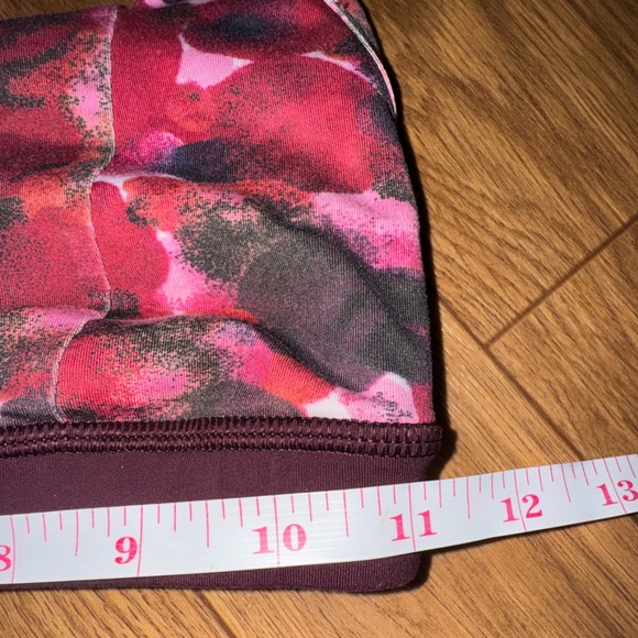 Lululemon splendour sports bra size 4 - Picture 3 of 8